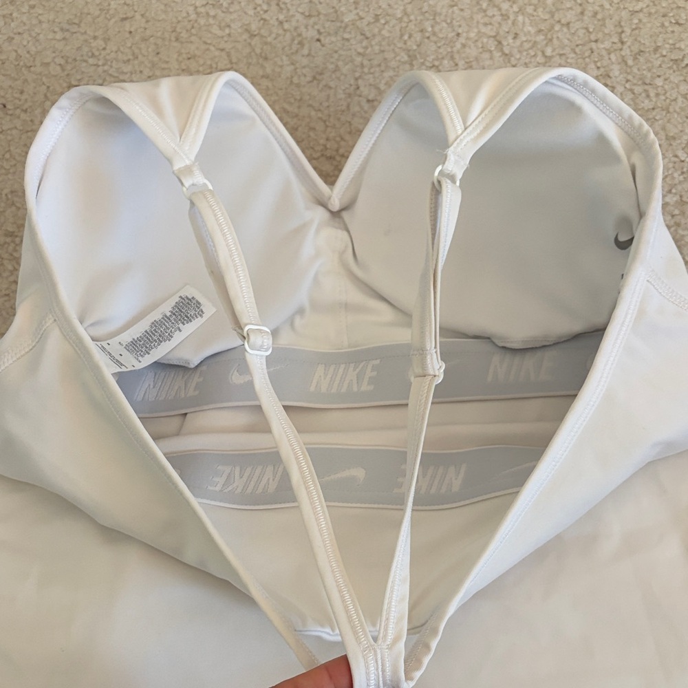 Nike White Tank Top with sport bra included - Picture 4 of 4